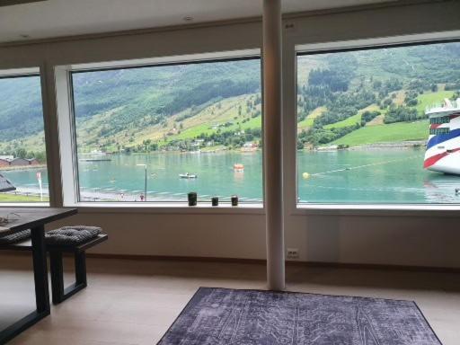 Moderne Panoramaleilighet 3-Roms I Olden Exteriör bild